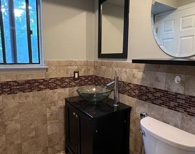 412 Edison Glen Terrace - Photo Thumbnail 9