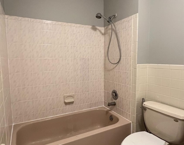 412 Edison Glen Terrace - Photo Thumbnail 12