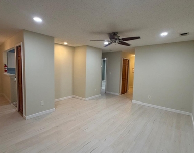 11 Tanglewood Court - Photo Thumbnail 3