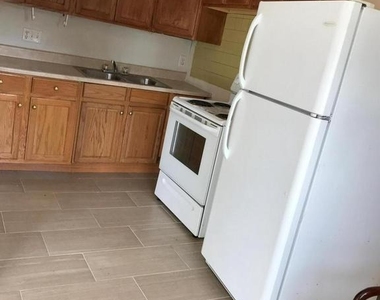 1016 Franklin Street - Photo Thumbnail 8