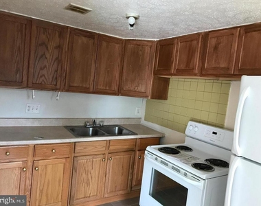 1016 Franklin Street - Photo Thumbnail 9