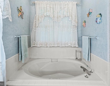 1753 N Independence Drive - Photo Thumbnail 16