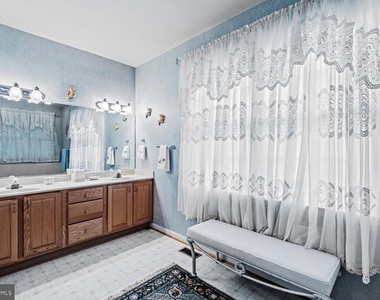 1753 N Independence Drive - Photo Thumbnail 15