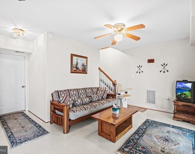 1753 N Independence Drive - Photo Thumbnail 23