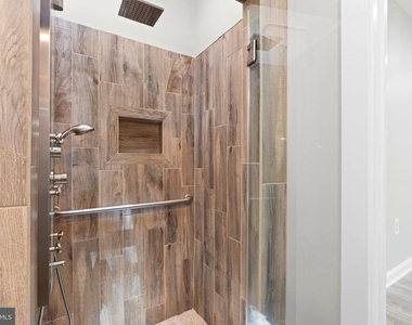 8405 Shirley Road - Photo Thumbnail 21