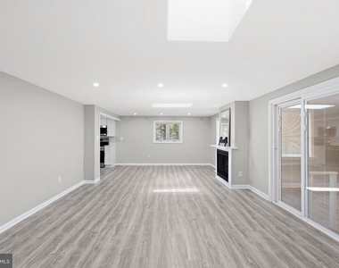 8405 Shirley Road - Photo Thumbnail 10