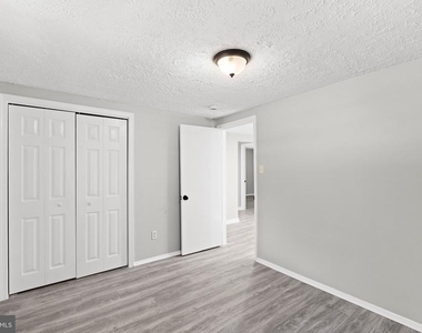 8405 Shirley Road - Photo Thumbnail 24
