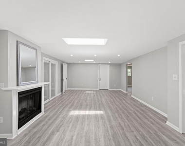 8405 Shirley Road - Photo Thumbnail 12