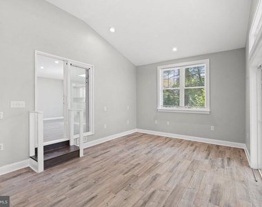 8405 Shirley Road - Photo Thumbnail 6