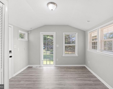 8405 Shirley Road - Photo Thumbnail 14