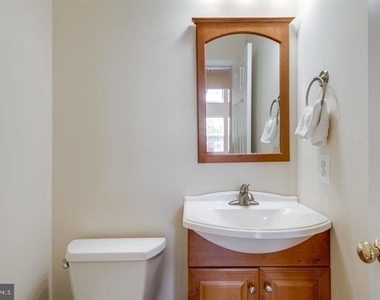 6805 Hollow Glen Court - Photo Thumbnail 28