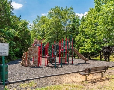 6805 Hollow Glen Court - Photo Thumbnail 46