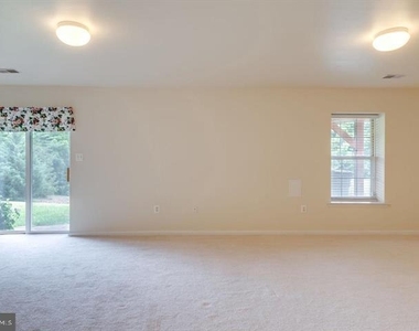 6805 Hollow Glen Court - Photo Thumbnail 37