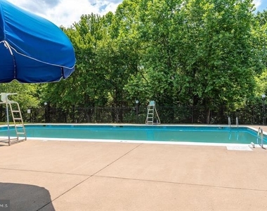 6805 Hollow Glen Court - Photo Thumbnail 47