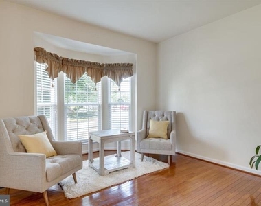 6805 Hollow Glen Court - Photo Thumbnail 12