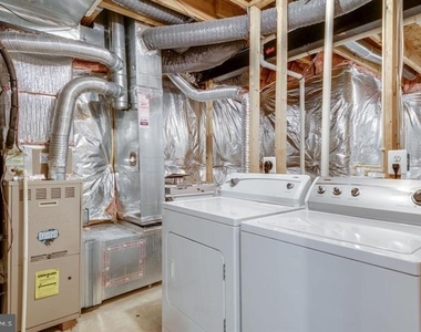 6805 Hollow Glen Court - Photo Thumbnail 35