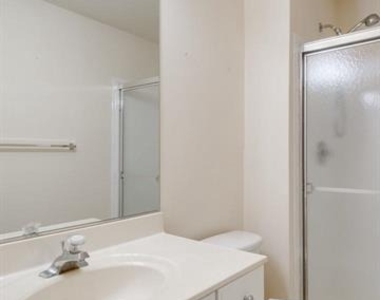 6805 Hollow Glen Court - Photo Thumbnail 32