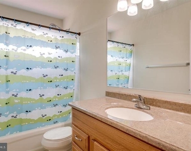 6805 Hollow Glen Court - Photo Thumbnail 30