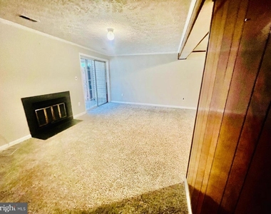 4704 S Park Court - Photo Thumbnail 16
