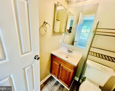 4704 S Park Court - Photo Thumbnail 37