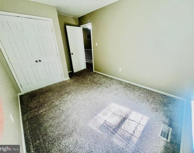 4704 S Park Court - Photo Thumbnail 31