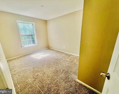 4704 S Park Court - Photo Thumbnail 32