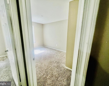 4704 S Park Court - Photo Thumbnail 33