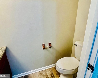 4704 S Park Court - Photo Thumbnail 12
