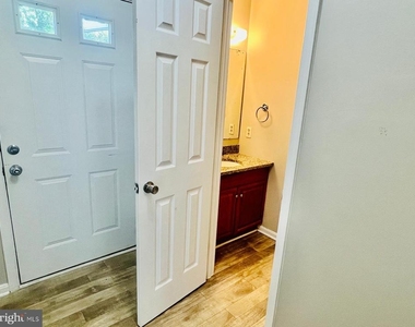 4704 S Park Court - Photo Thumbnail 47