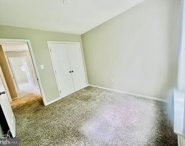 4704 S Park Court - Photo Thumbnail 29