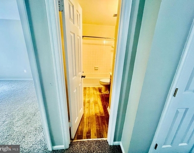 4704 S Park Court - Photo Thumbnail 34