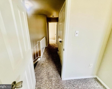 4704 S Park Court - Photo Thumbnail 35