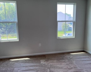 35201 Sara Court - Photo Thumbnail 16