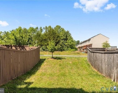 35201 Sara Court - Photo Thumbnail 2