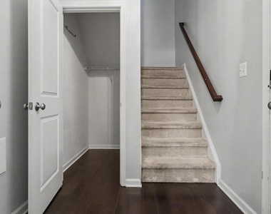 43031 Foxtrail Woods Terrace - Photo Thumbnail 4