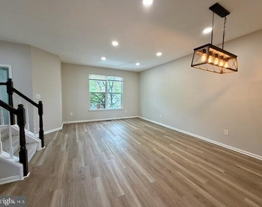 22907 Benson Terrace - Photo Thumbnail 7