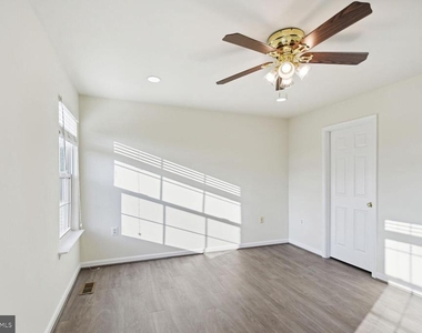 211 Golden Larch Terrace Ne - Photo Thumbnail 9