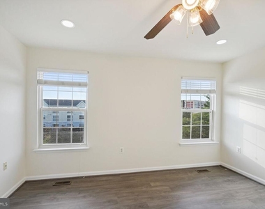 211 Golden Larch Terrace Ne - Photo Thumbnail 12