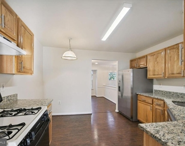 211 Golden Larch Terrace Ne - Photo Thumbnail 8