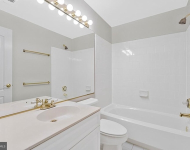 9546 Lagersfield Circle - Photo Thumbnail 15