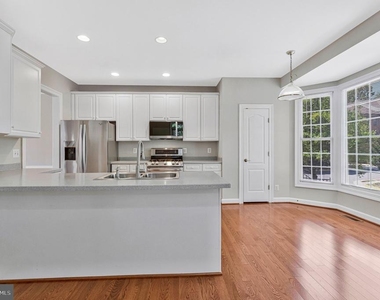 9546 Lagersfield Circle - Photo Thumbnail 5