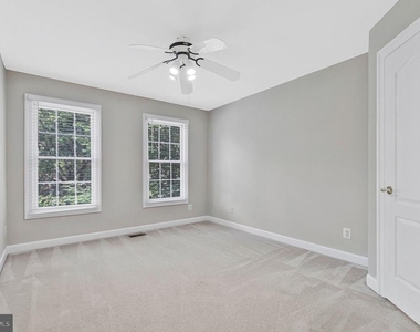 9546 Lagersfield Circle - Photo Thumbnail 17