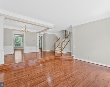 9546 Lagersfield Circle - Photo Thumbnail 11