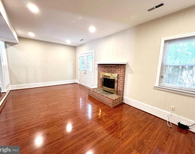8124 Larkin Lane - Photo Thumbnail 35