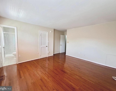 8124 Larkin Lane - Photo Thumbnail 20