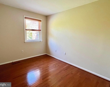 8124 Larkin Lane - Photo Thumbnail 25