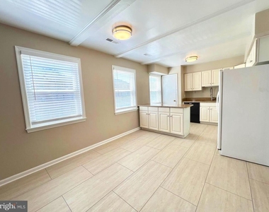 8124 Larkin Lane - Photo Thumbnail 9