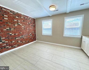 8124 Larkin Lane - Photo Thumbnail 8