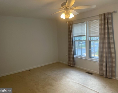 5405 New London Park Drive - Photo Thumbnail 8