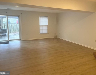 5405 New London Park Drive - Photo Thumbnail 5